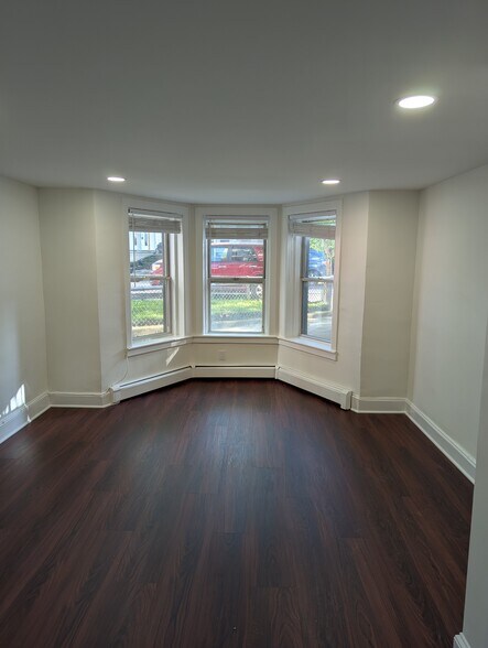 Building Photo - 62 Reservoir Ave