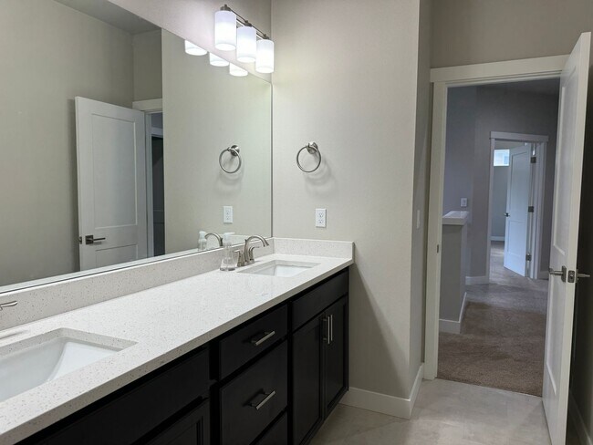 Building Photo - Wonderful Central Kitsap 4 bedroom in Village View neighborhood...now available