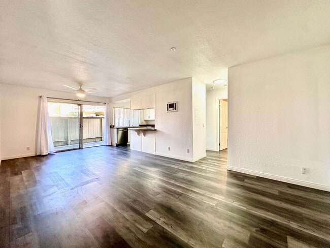 Building Photo - 615 Fredricks Ave