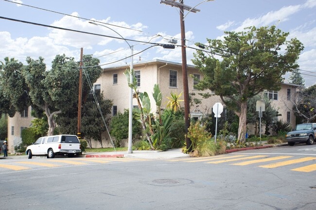 Building Photo - Hollister and 6th Street Apartments