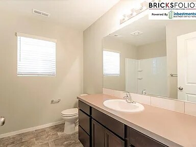 Building Photo - Puyallup's Hidden Gem: Experience the Warm...