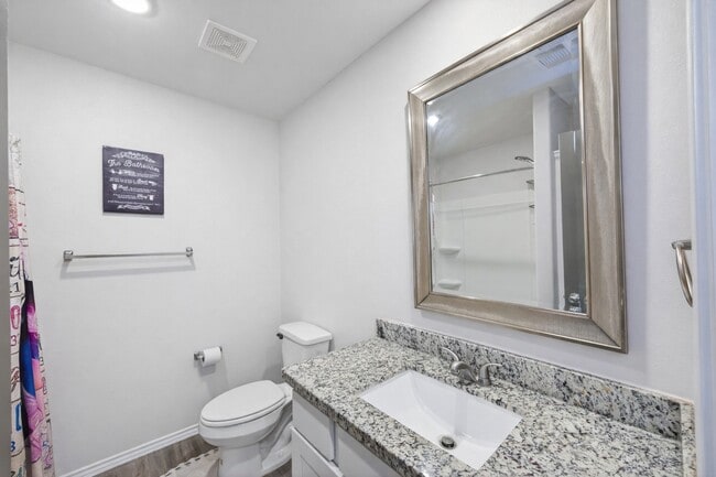 Building Photo - 804 Pearl River