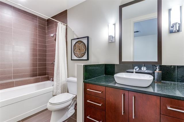 Building Photo - 2600 W 7th St