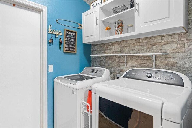 Building Photo - 541 Heather Glen Dr