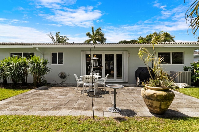 Building Photo - 1911 NE 27th St