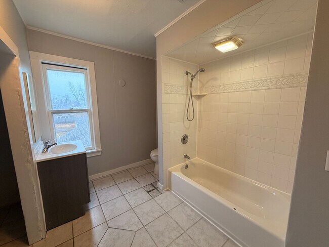 Building Photo - 1414 61st St