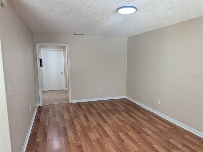 Building Photo - 614 W Fort Dade Ave