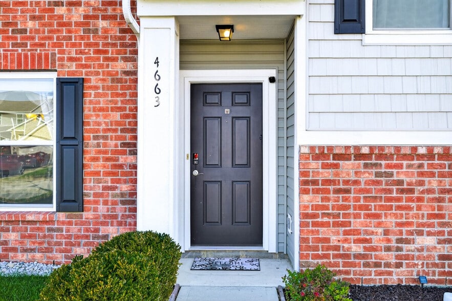 Building Photo - 4663 Bayview Dr