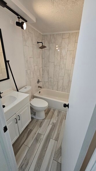 Bathroom - 5474 Terrace Ave