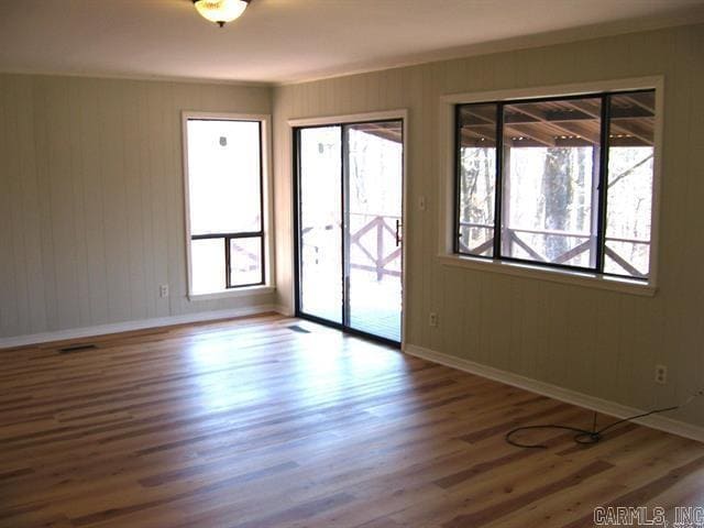 Building Photo - 230 Riverview Dr