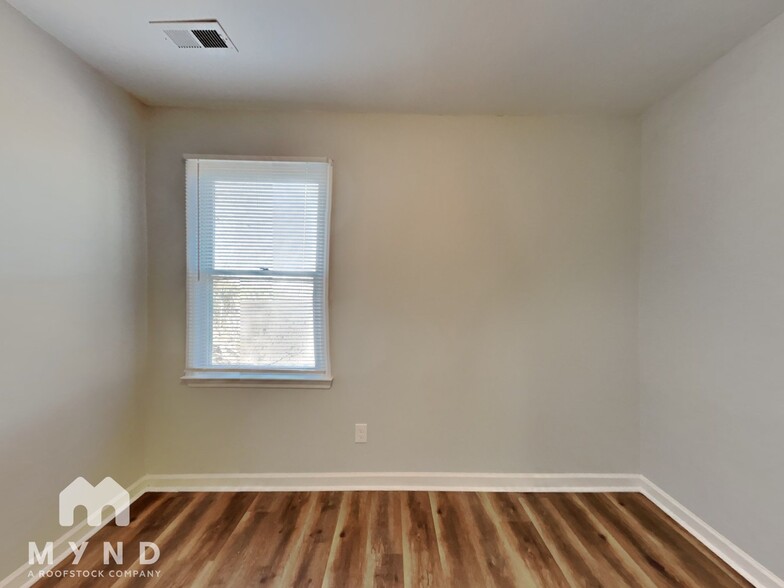 Building Photo - 4116 Iron Horse Rd
