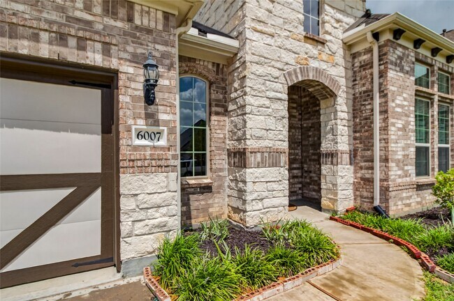 Building Photo - 6007 Marsh Lk Ct