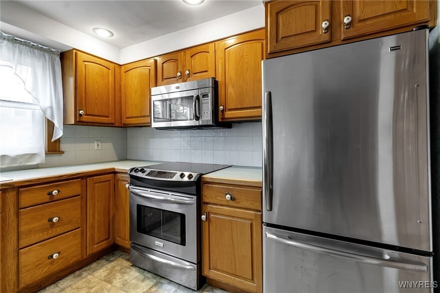 Building Photo - 5232 Genesee St