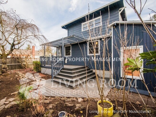 Building Photo - Cheerful Bungalow in Concordia