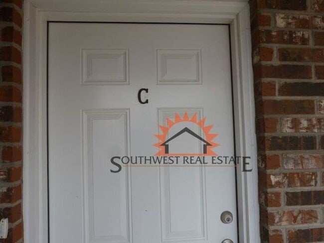Building Photo - Modern 2 bedroom 2 bath apartment