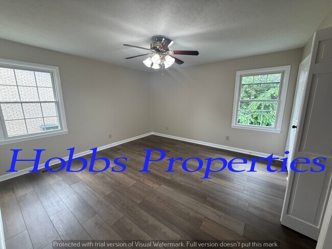 Building Photo - 1311 Lisa Ln