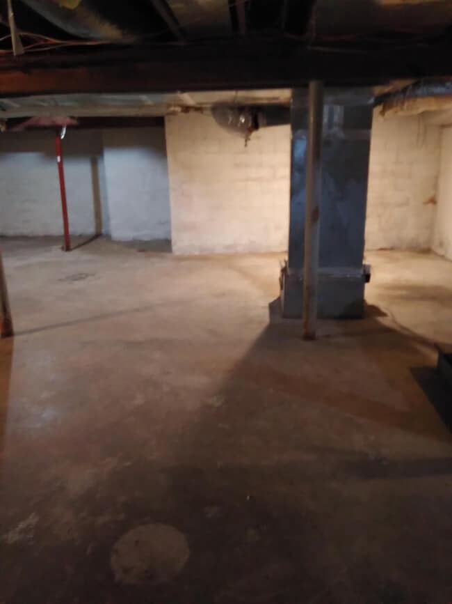 Building Photo - 701 S James St