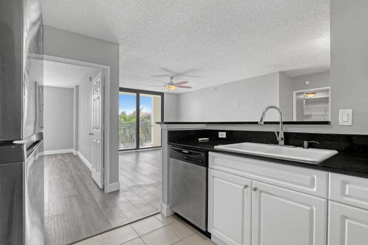 Building Photo - 651 Okeechobee Blvd