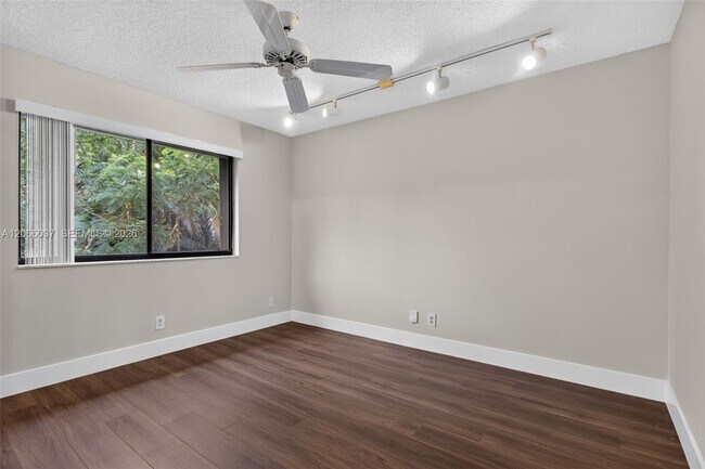 Building Photo - 587 NW 38th Ave