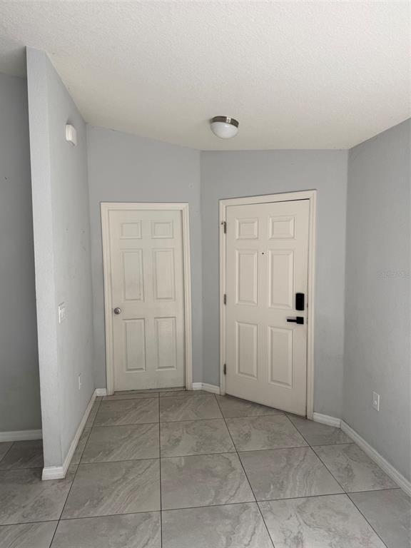 Building Photo - 2671 Sanderling St