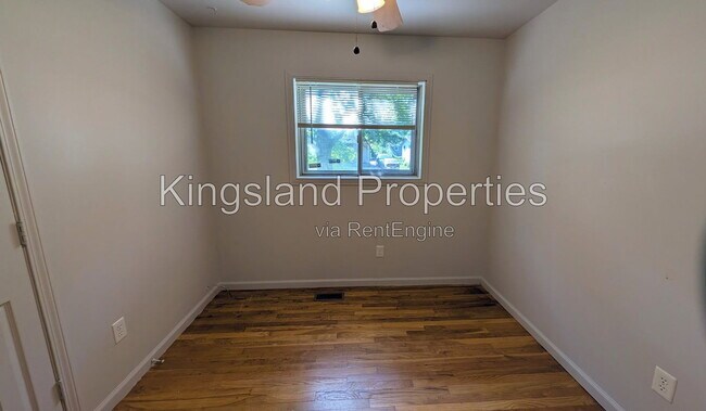Building Photo - 272 Elmdale Dr