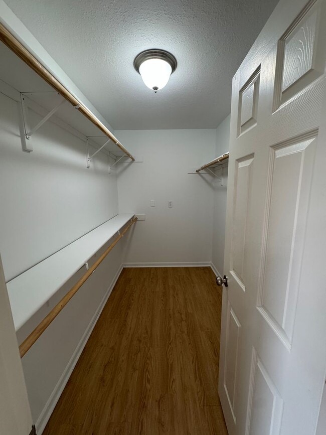 Building Photo - 3 bedroom 2 bath house