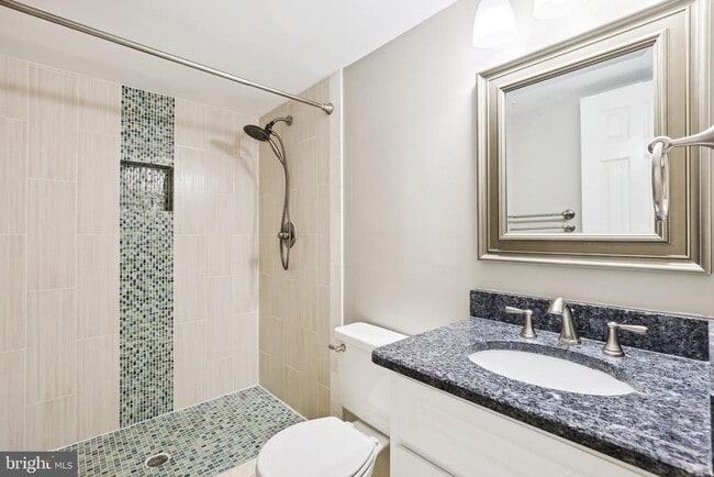 Building Photo - 10150 Village Knolls Ct
