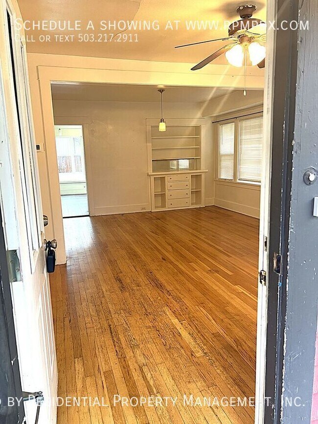 Building Photo - 214 NE Bryant St