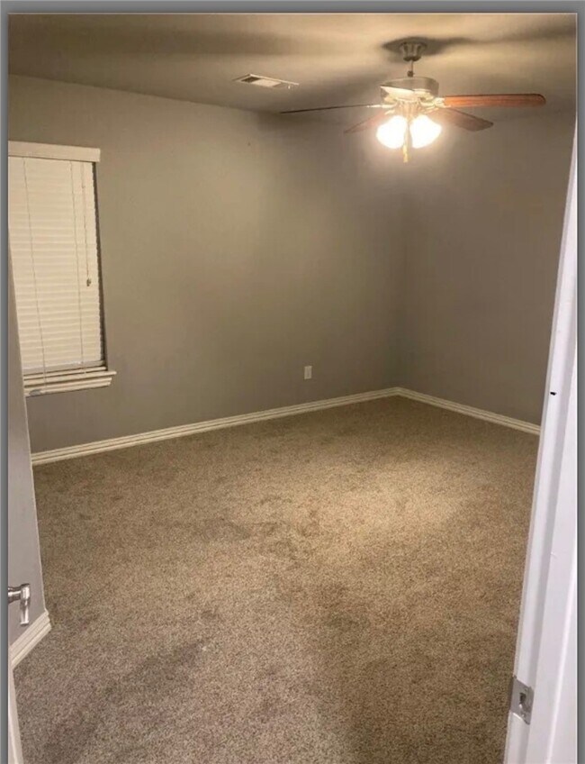 Building Photo - 1211 N Sicily Ln