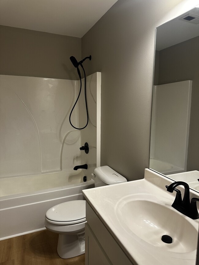 Building Photo - 137 Hickman St