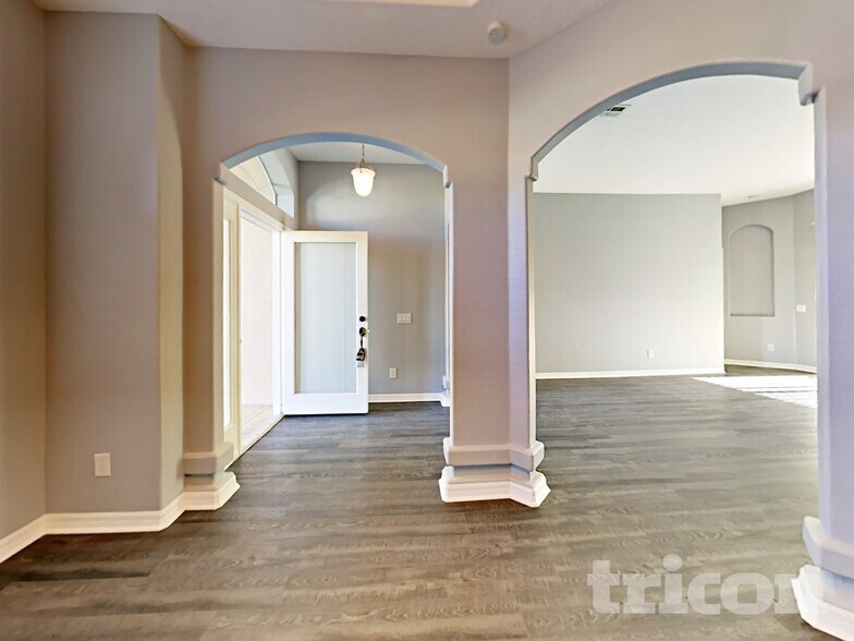 Building Photo - 1538 African Violet Ct