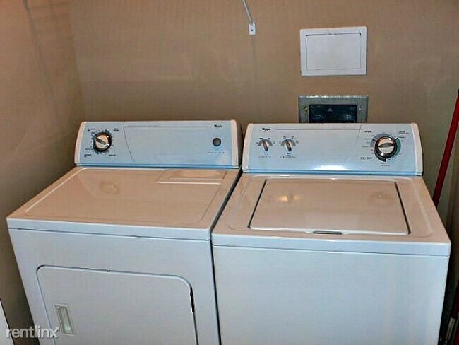 Building Photo - 4004 Bowdens Ferry Rd