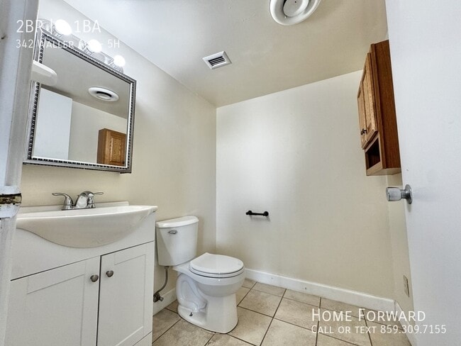 Building Photo - 342 Waller Ave