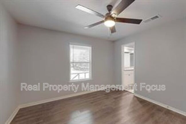 Building Photo - 14724 Overview Dr