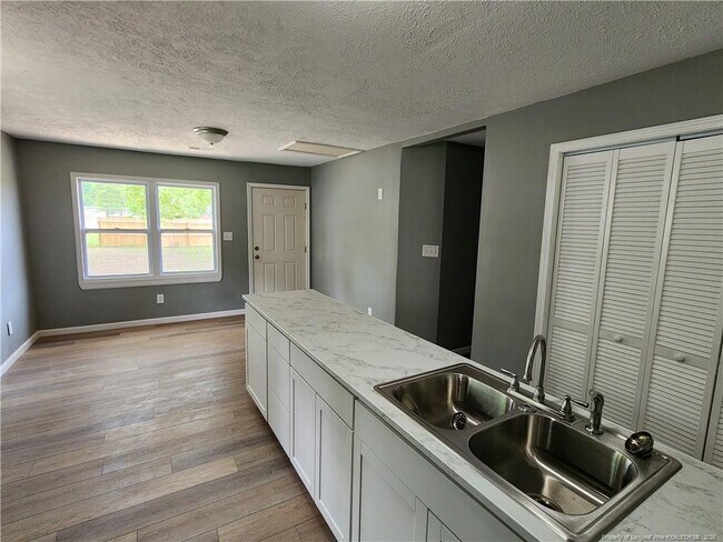 Building Photo - 5100 Malloy Cir
