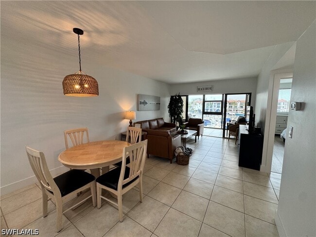 Building Photo - 801 River Point Dr