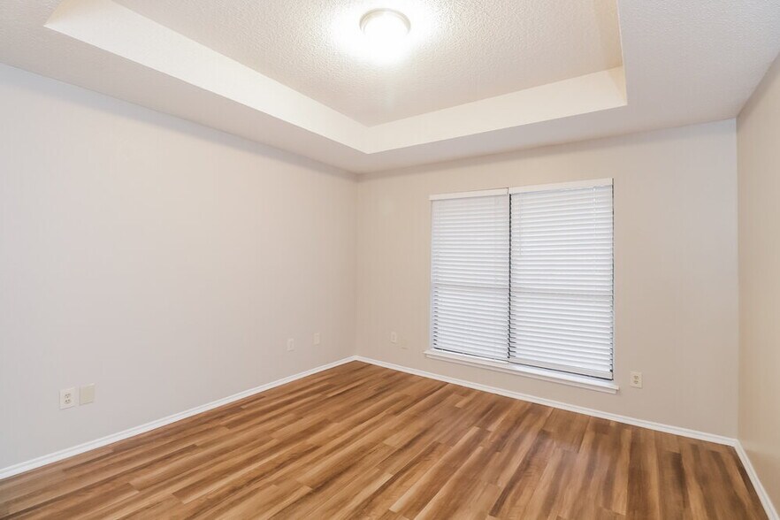 Building Photo - 4209 Vincent Terrace