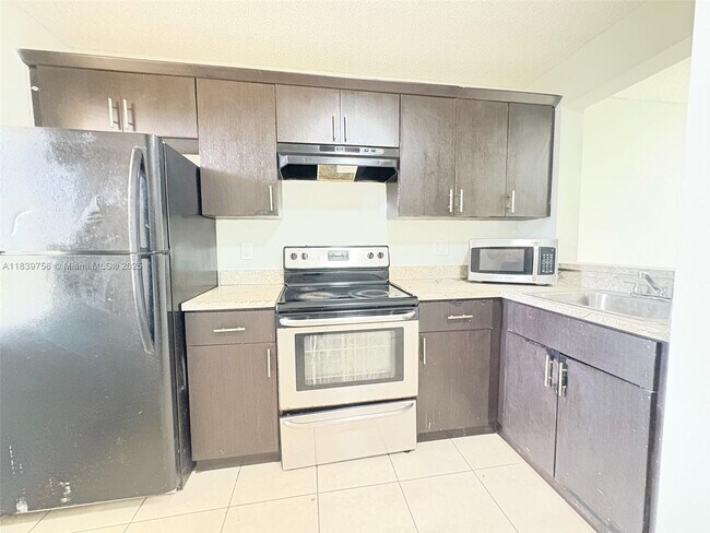 Building Photo - 95 NE 41st St