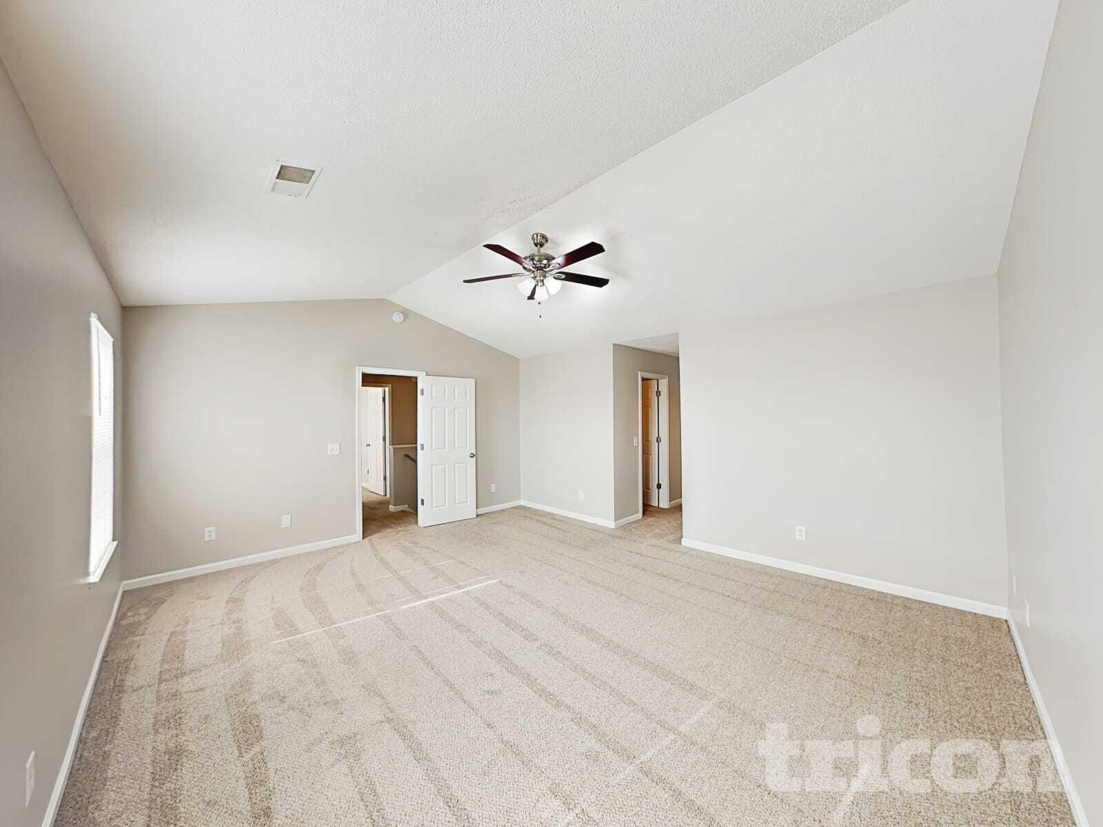 Building Photo - 204 Fox Grove Cir