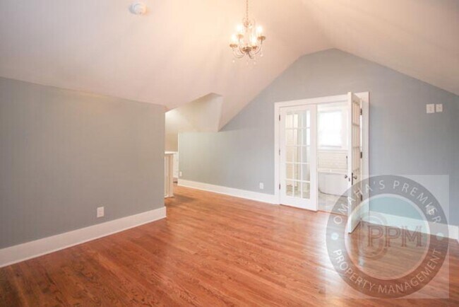Building Photo - 3 Bedroom 2 Bathroom Family Home