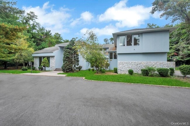 Building Photo - 25 Wildwood Dr