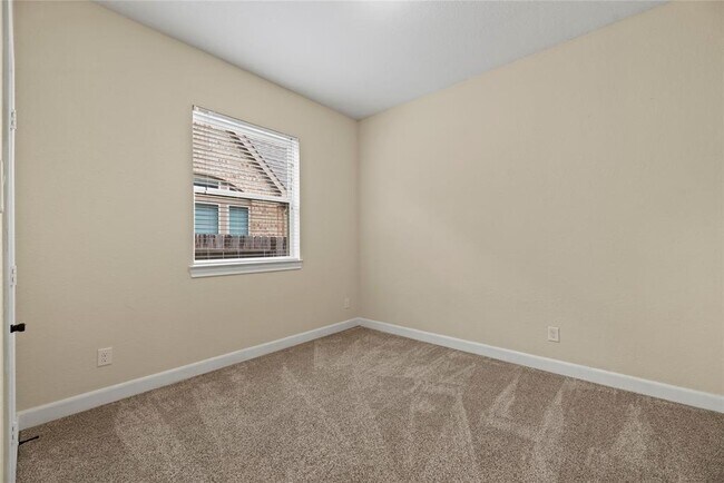 Building Photo - 28706 Hemlock Red Ct