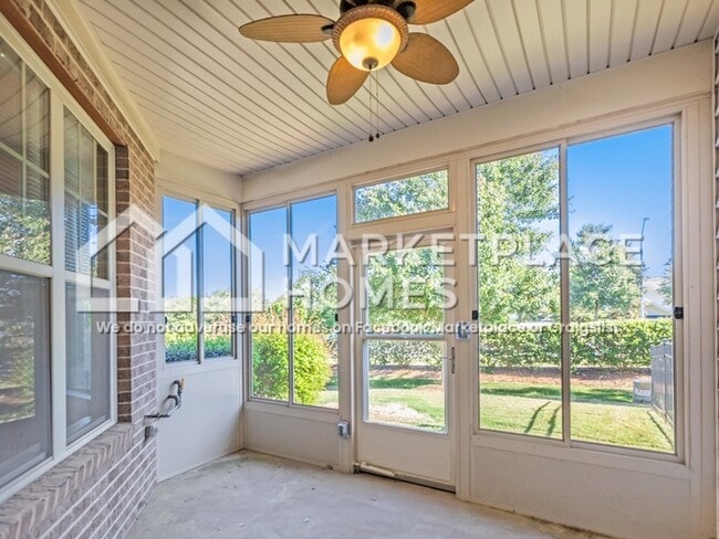 Building Photo - 533 Panorama Park Pl