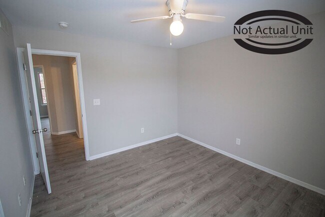 Building Photo - 1604-1606 Citadel Dr.