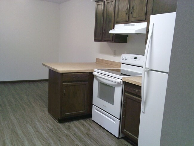 Building Photo - 2 Bedroom, 1.5 Bath Townhome