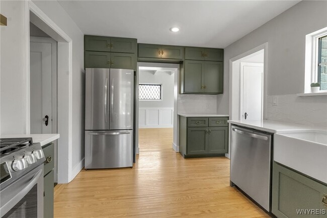 Building Photo - 305 Girard Ave