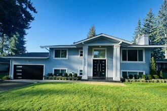 Building Photo - 5Bd/2.25Ba Bellevue House