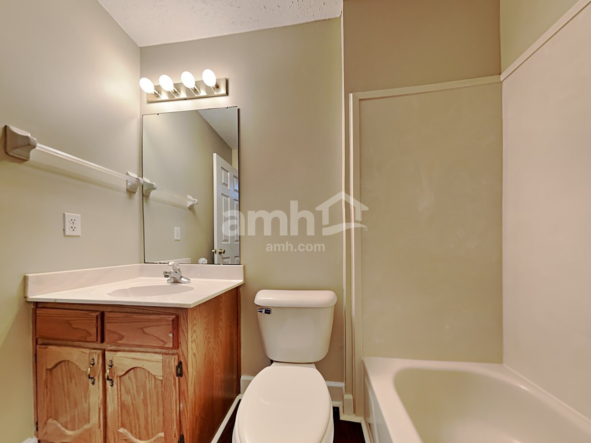 Building Photo - 3047 Valley Green Ln