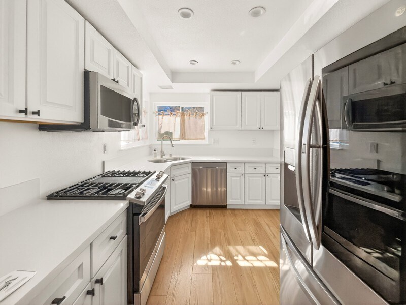 Building Photo - 13626 Cerise Ave