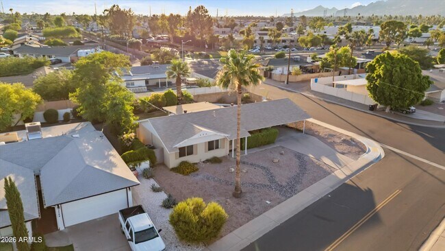 Building Photo - 2548 N 68th Pl